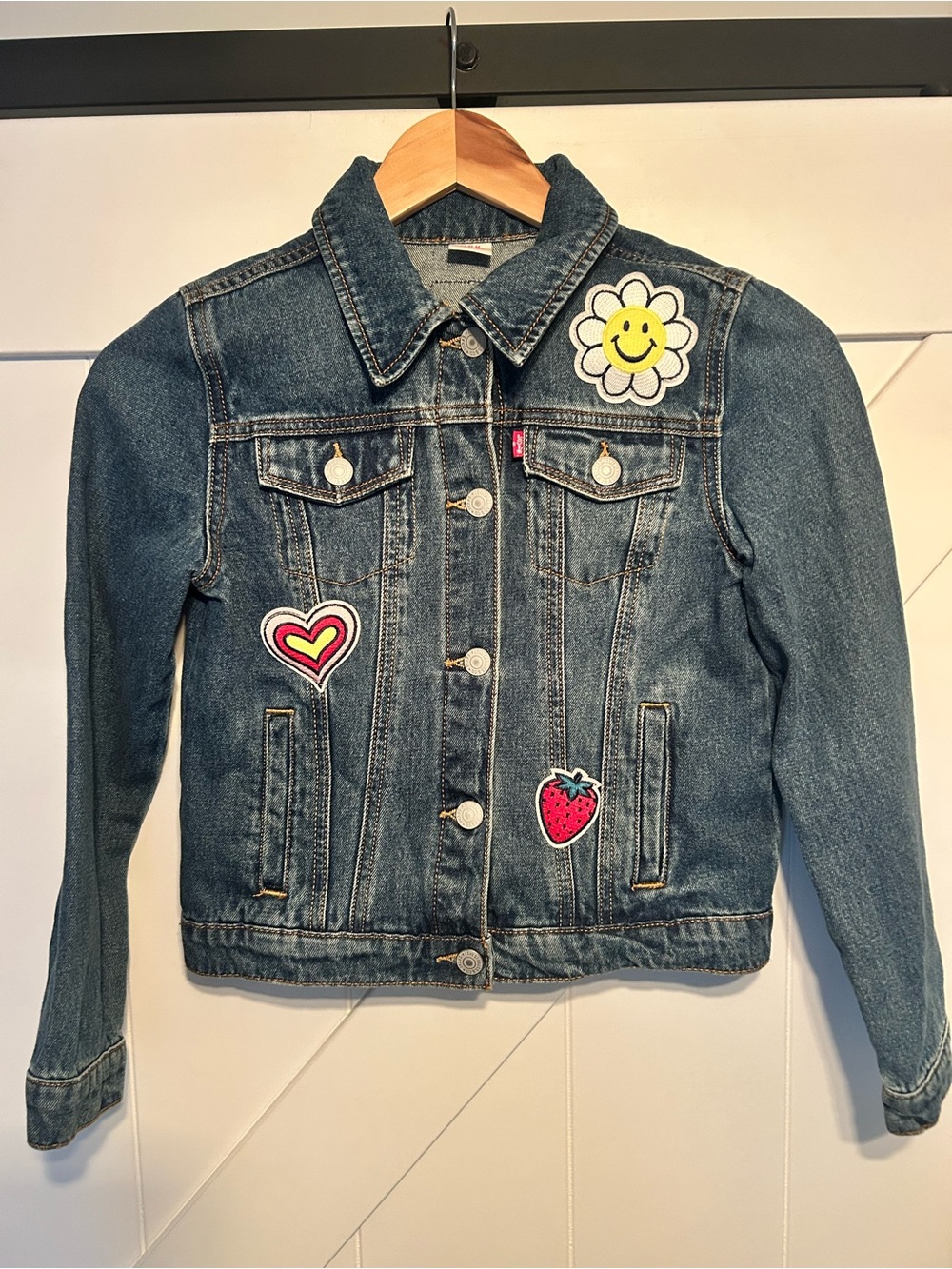 Discontinued kids Levi’s denim jacket with patches size medium